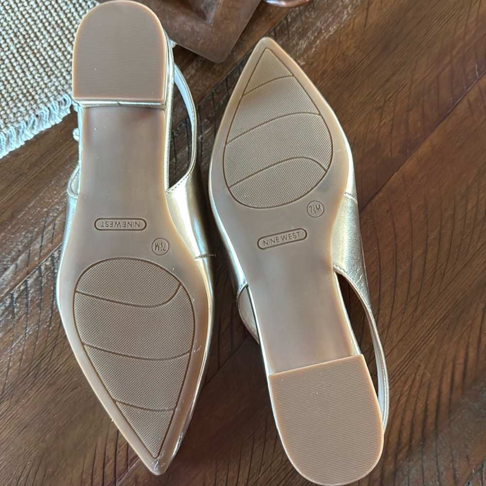 Nine West Gold Women's Shoes - Picture 4 of 4
